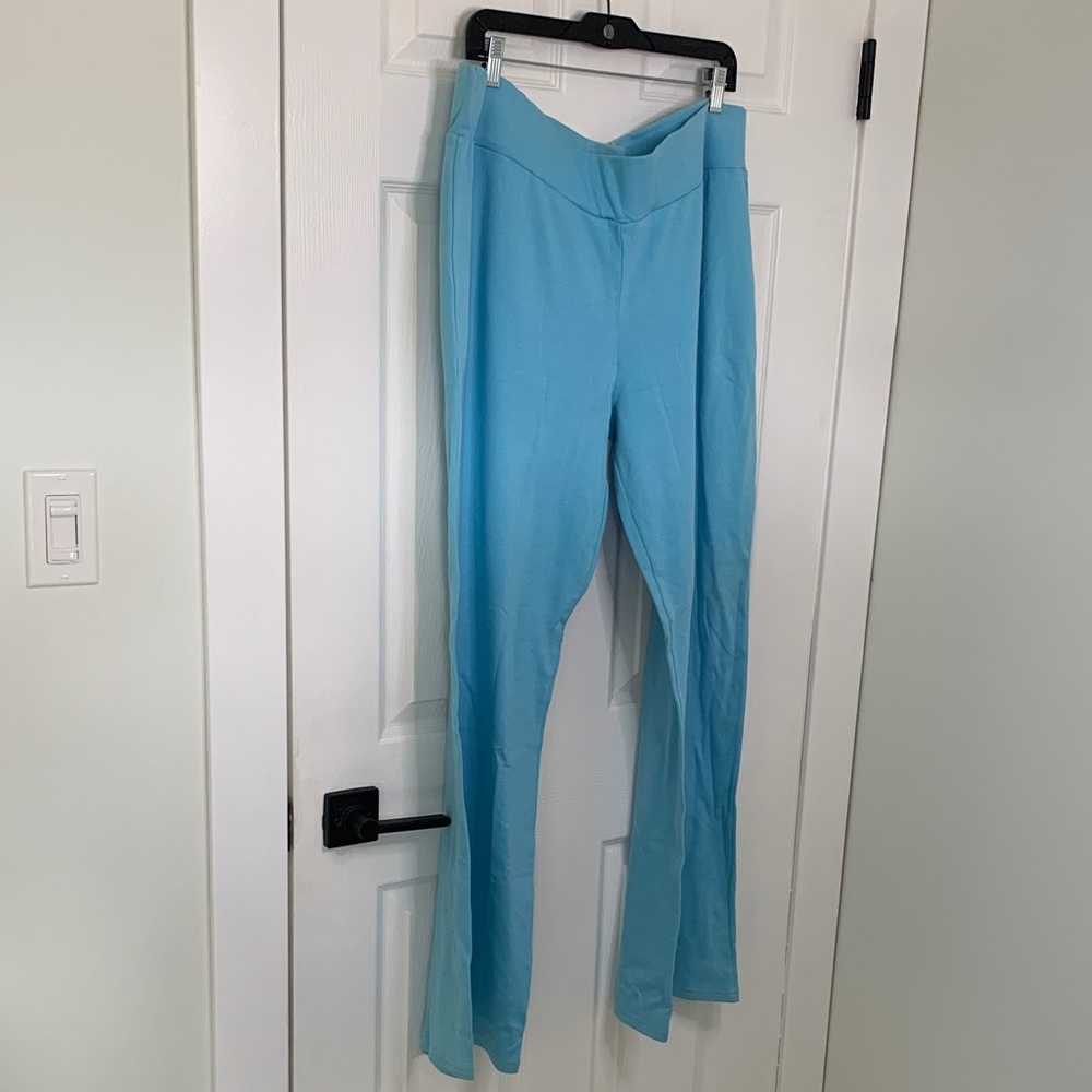 NWT flared leggings 3X